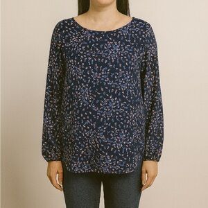 LC Lauren Conrad Size Medium Floral Printed Top.